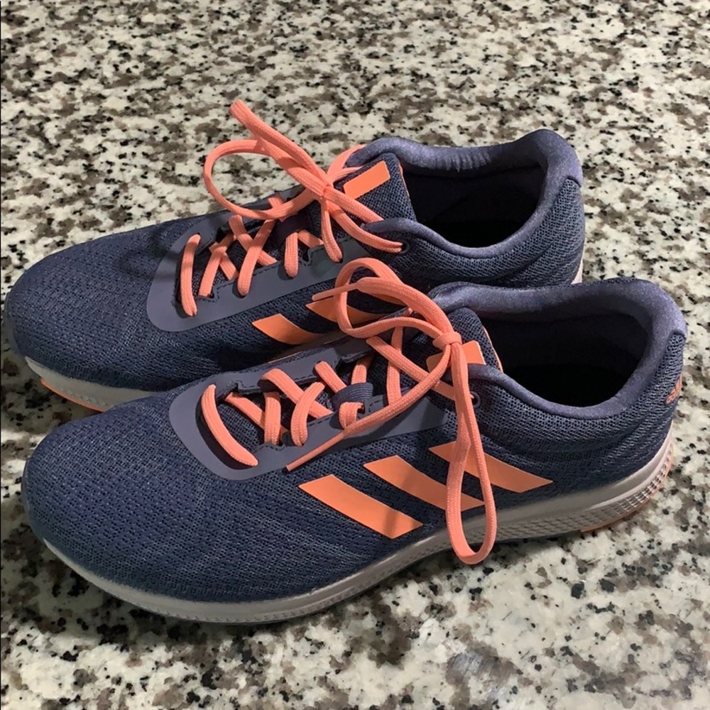 Adidas Bounce Running Shoes! Very lightly worn!